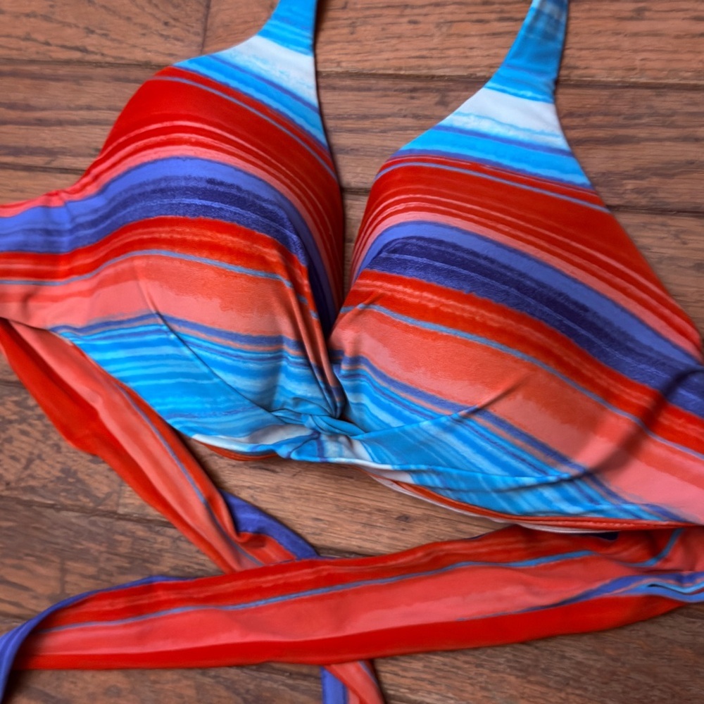 Aqua Couture Bikini Top - Picture 3 of 5